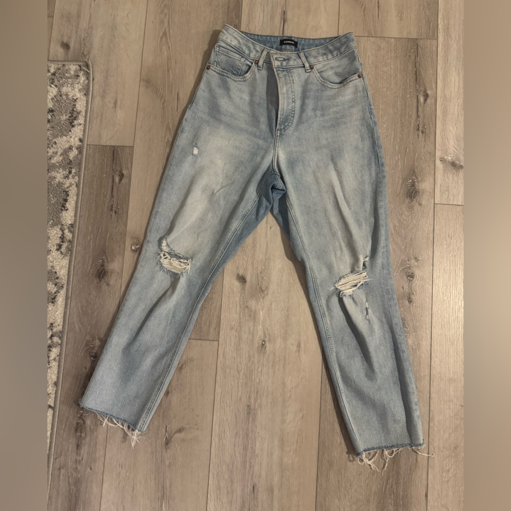 Express Curvy Mom Jeans in Light Blue Denim (4)
